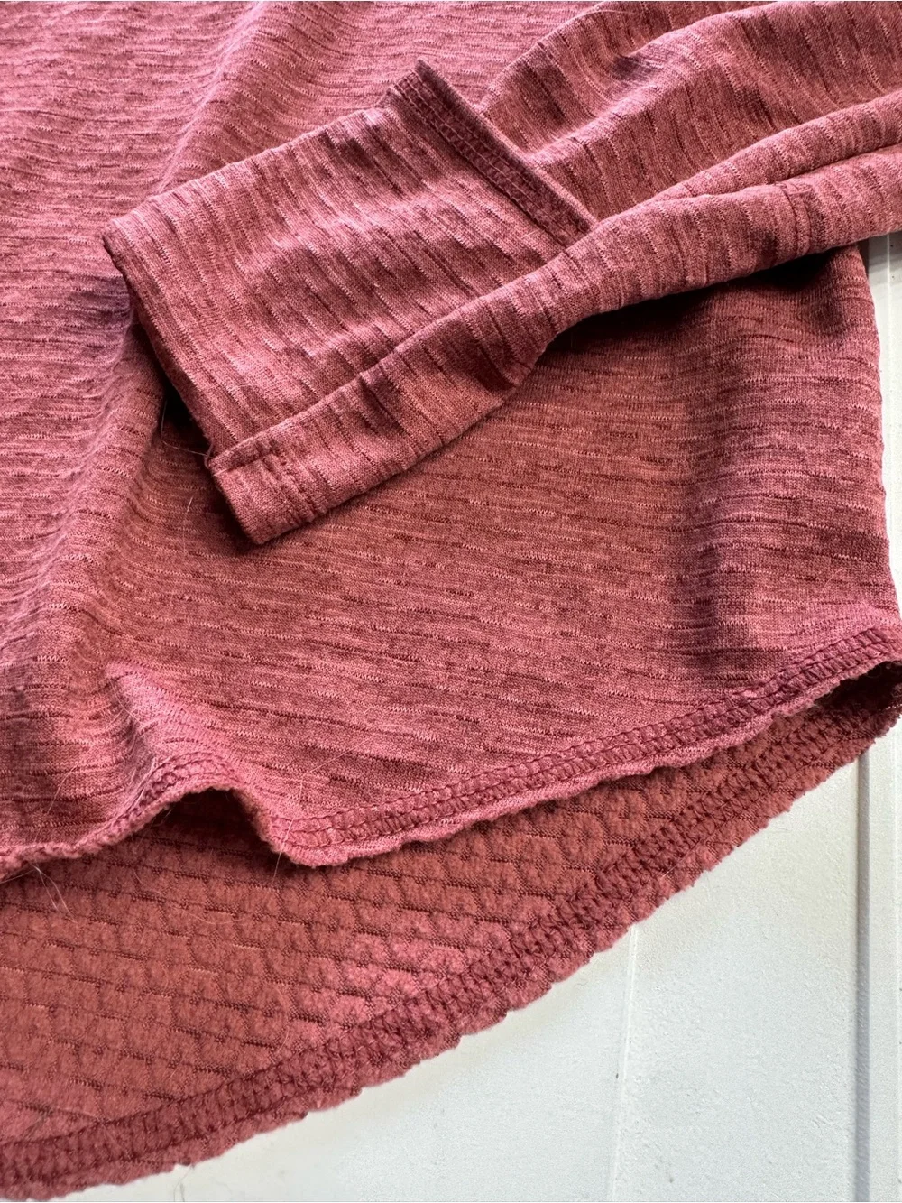 Nike Running Dri-Fit Women’s Sz S Coral Textured Running Sweatshirt Top - Picture 3 of 7